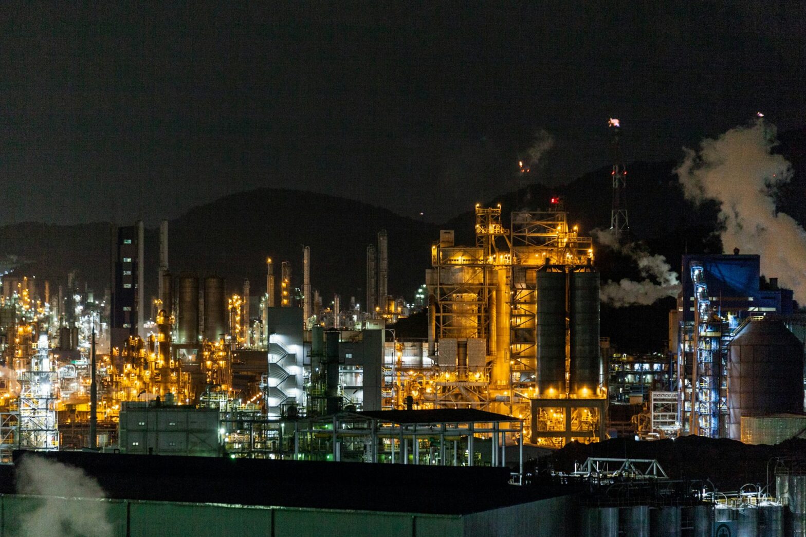 Big Oil flood Nigeria’s offshore fields with billions of dollars after onshore exit
