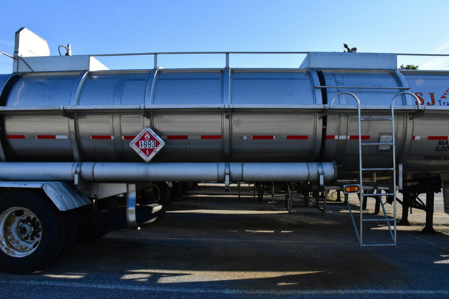 Aramco, Sonatrach cut LPG prices for May amid excess supply