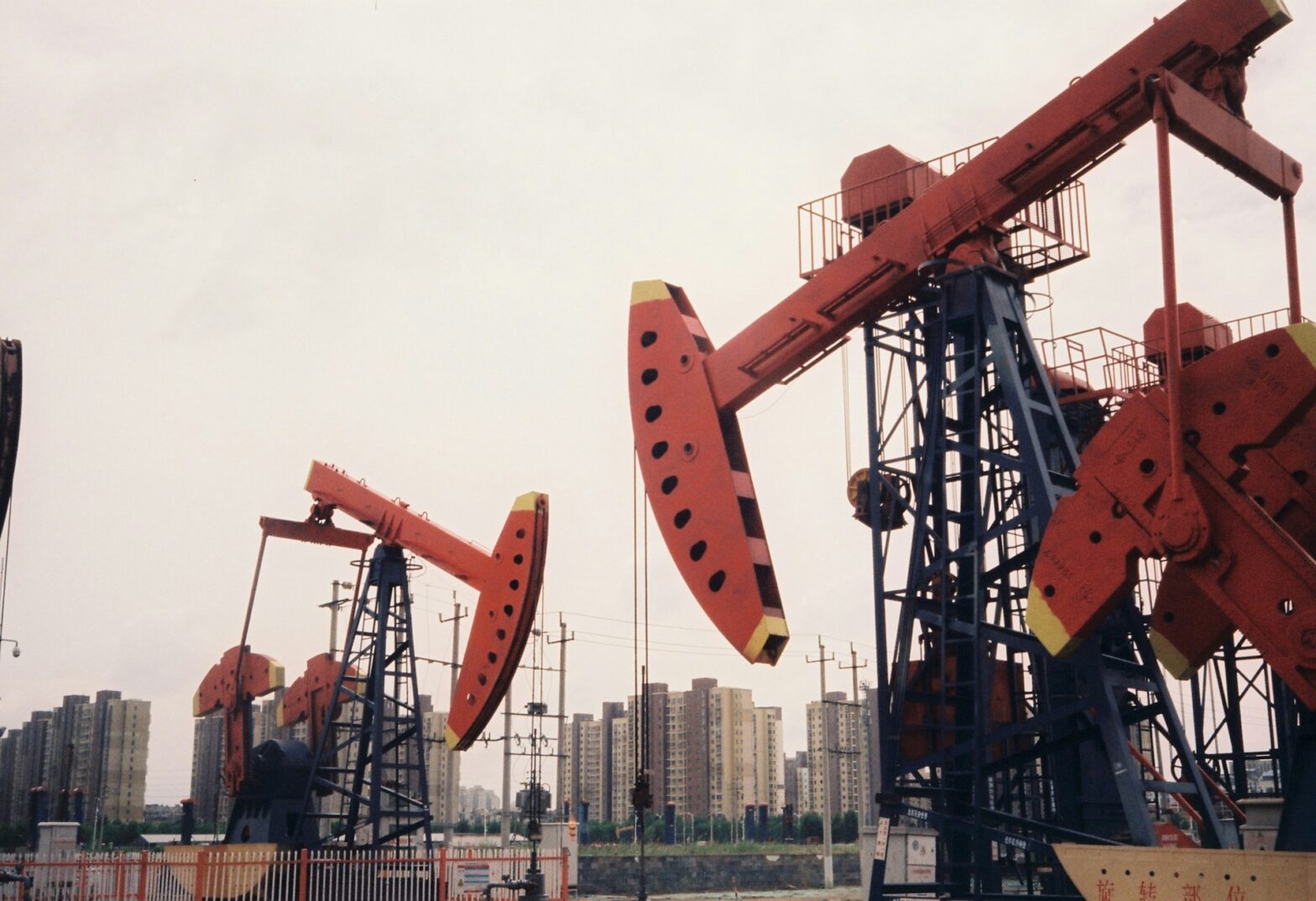 Egypt approves over $221 million in oil and gas deals with foreign companies