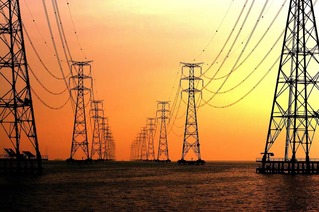 Electricity transmission line